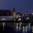 Regensburg zur blauen Stunde im November 2020