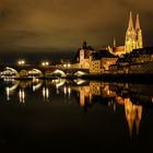 Regensburger Dom bei Nacht