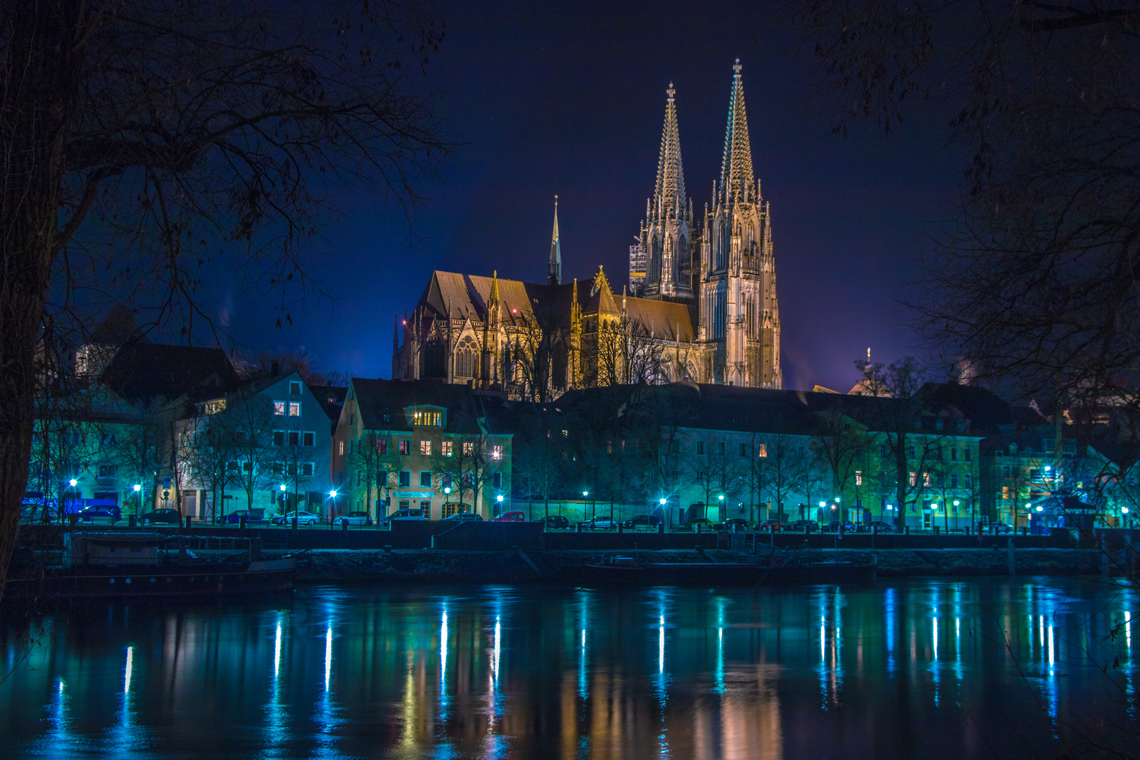 Regensburger Dom bei Nacht