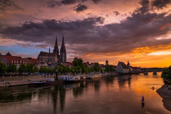 Regensburger Dom im Abendlicht