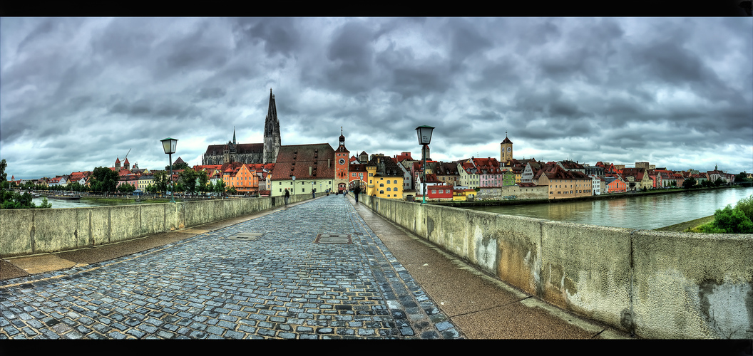 Regensburger Regenwolken Panorama