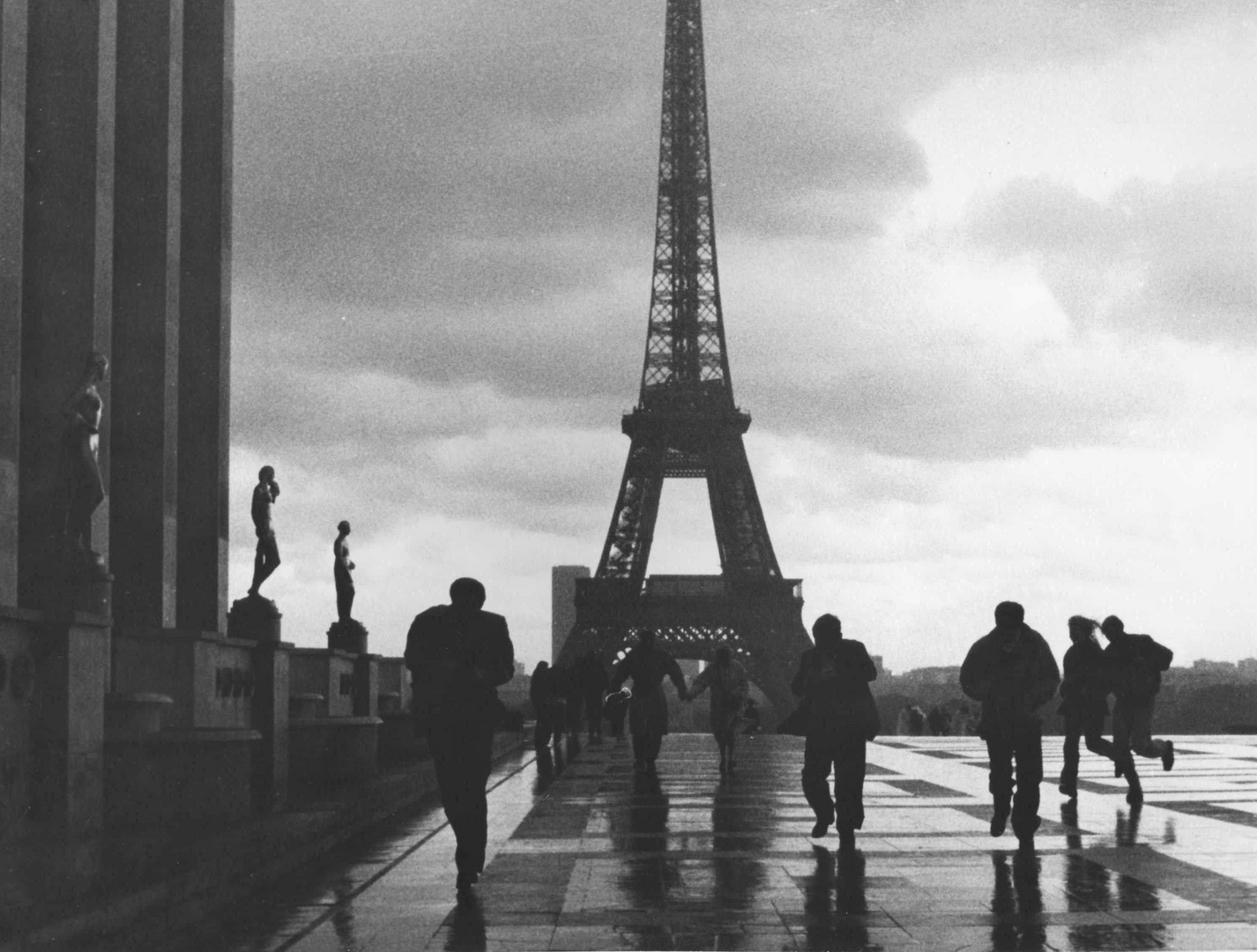 Regenschauer am Trocadéro, 1992