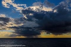 Regenschauer über die Ostsee