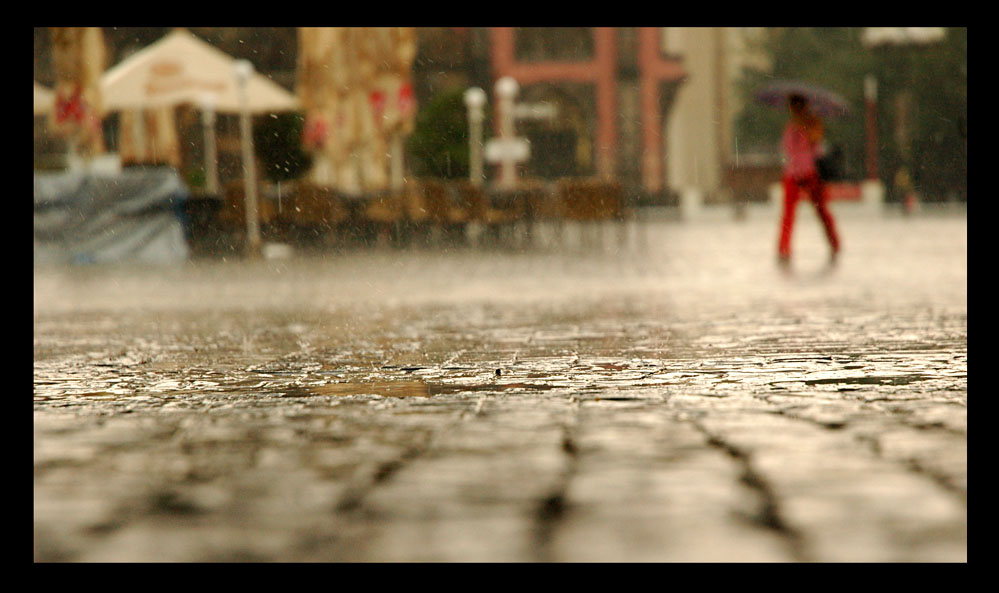 regenschirm mit frau