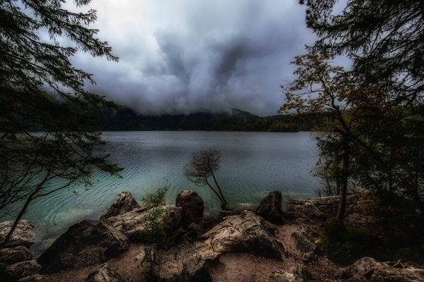 ..... Regenstimmung am Eibsee...