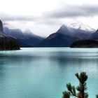 Regenstimmung über dem Maligne Lake