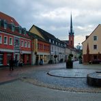 REGENTAG MIT KIRCHE IM HINTERGRUND