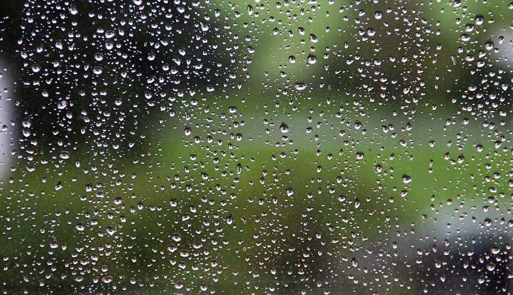 Regentropfen, die an Dein Fenster klopfen..........