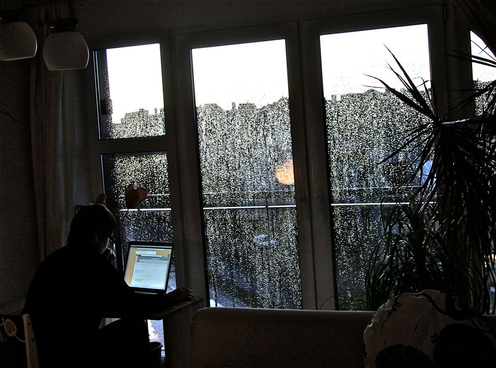 Regentropfen die an mein Fenster klopfen Foto &amp; Bild