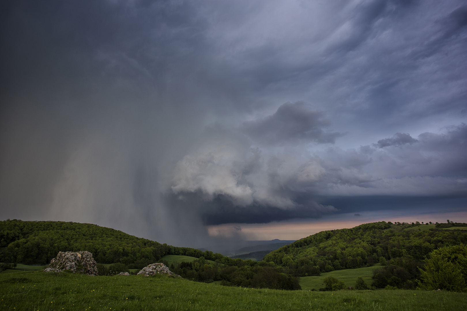 Regenvorhang am Albtrauf