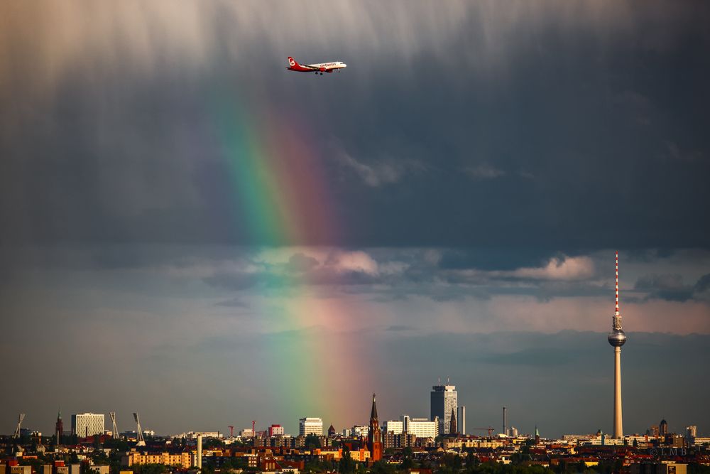 Regenvorhang auf, Berlin-Flieger rein