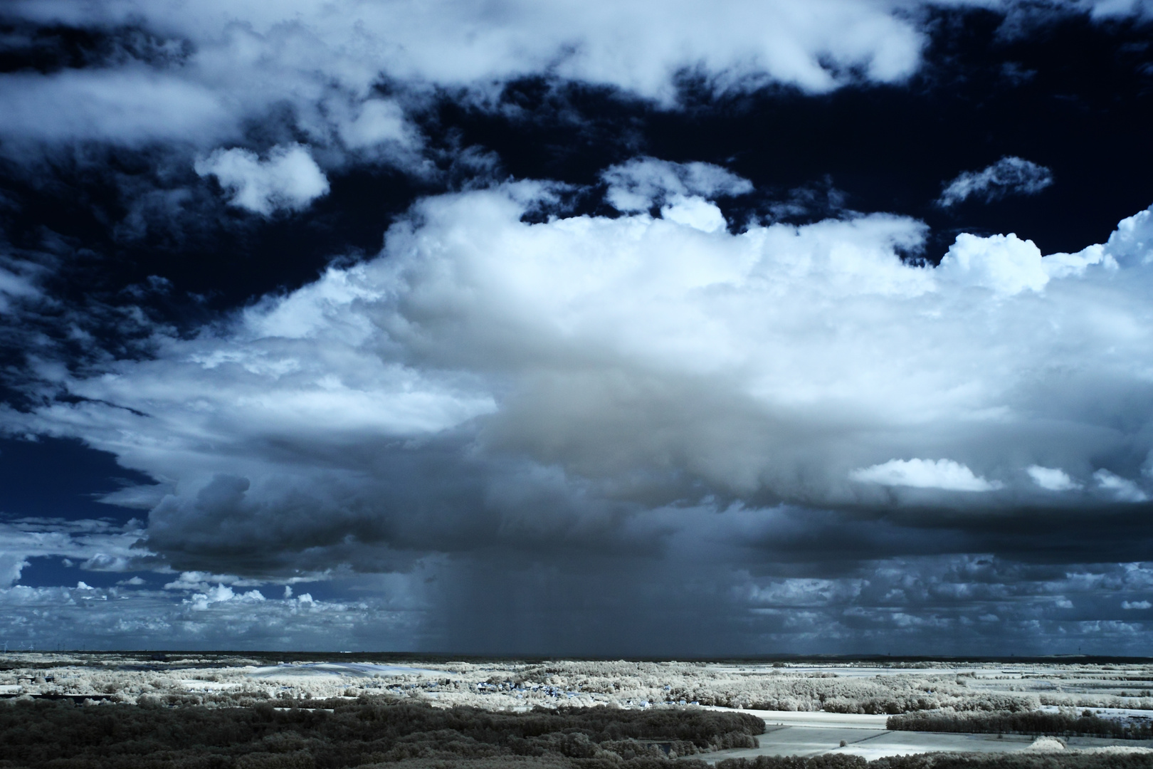 Regenwolke Foto & Bild | infrarot, techniken, aufnahme-techniken Bilder