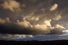 Regenwolke im Licht