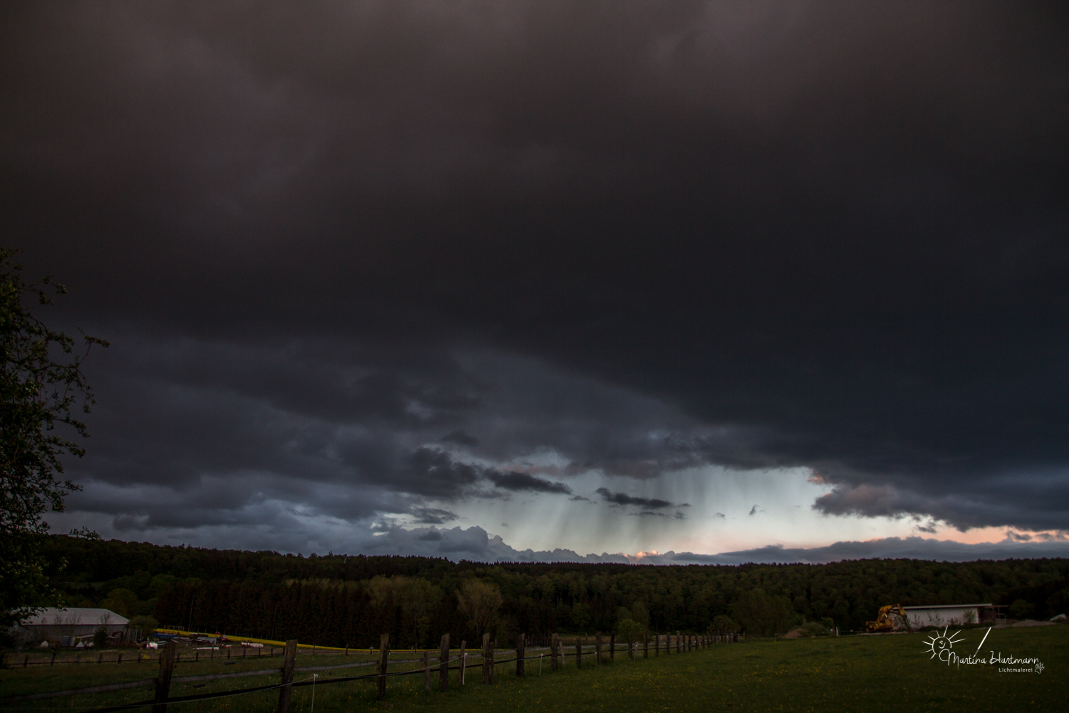 Regenwolken am Abendhimmel