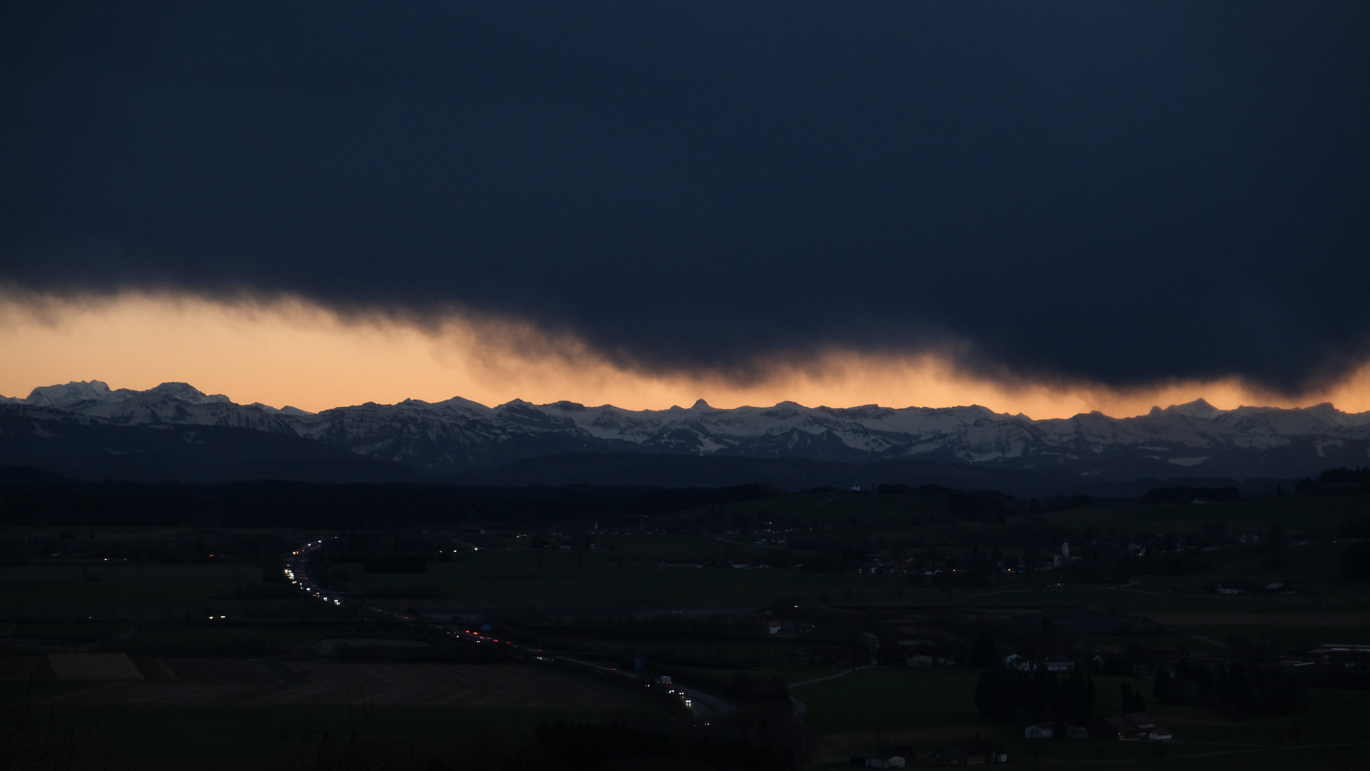 Regenwolken nach Föhn-Ende