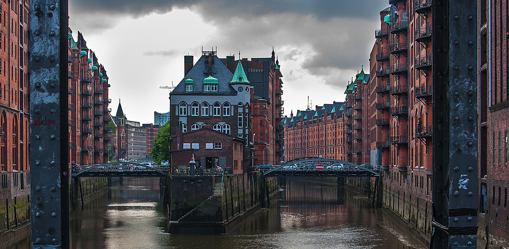 Regenwolken über der Speicherstadt