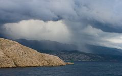 Regenwolken über Südistrien