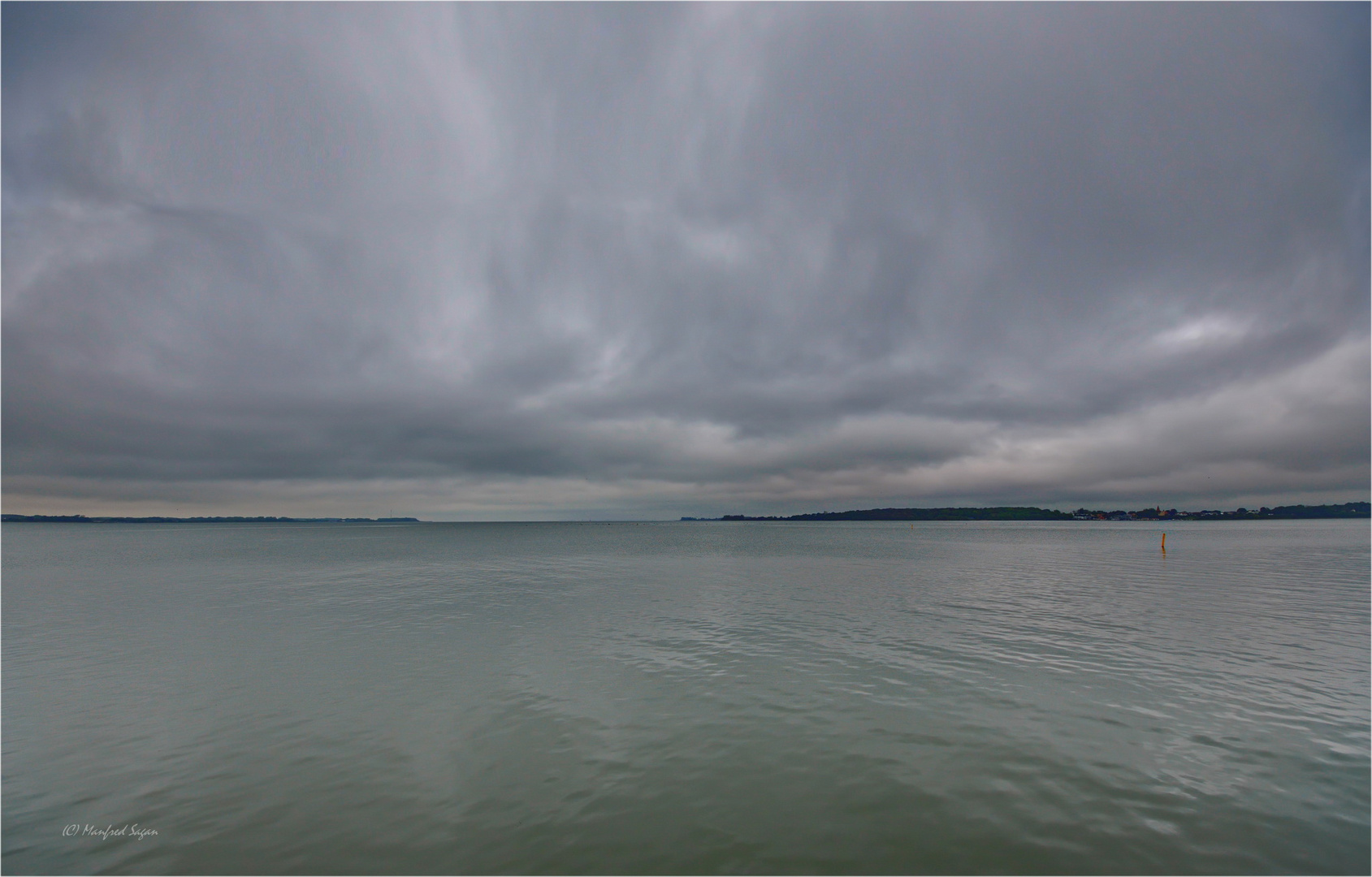 Regenwolken über'n Strelasund