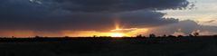 Regenwolken und Sonnenschein am abendlichen Himmel Masai Mara  >>>>>>>>>>