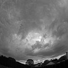 Regenwolken vor einem Wolkenbruch, Blick Richtung Westen