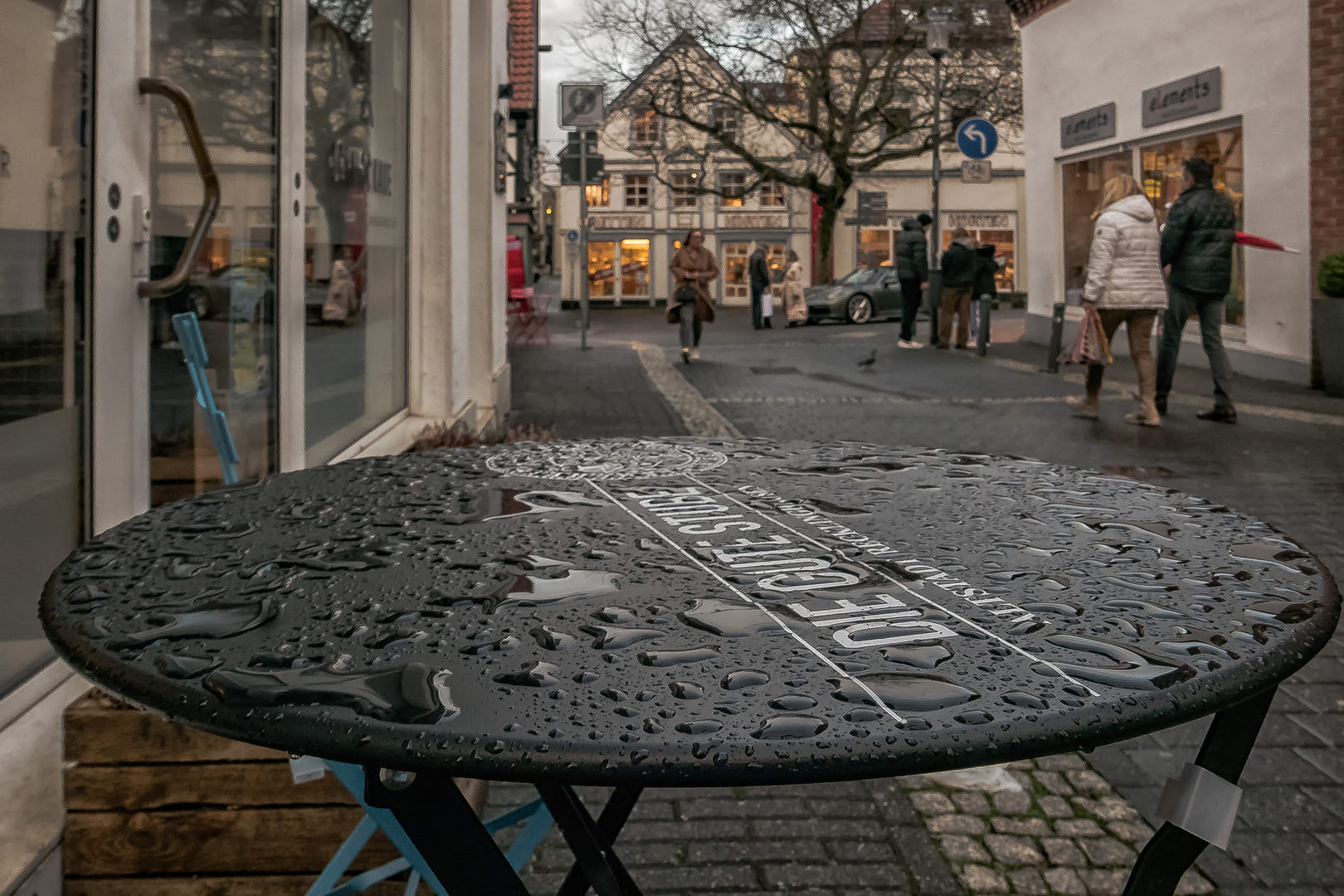 Regenzeit in der Guten Stube