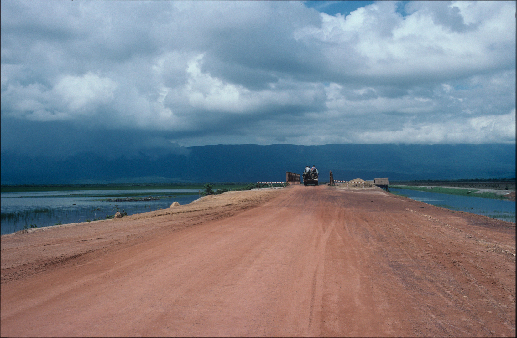 Regenzeit - Straße bei Kampot