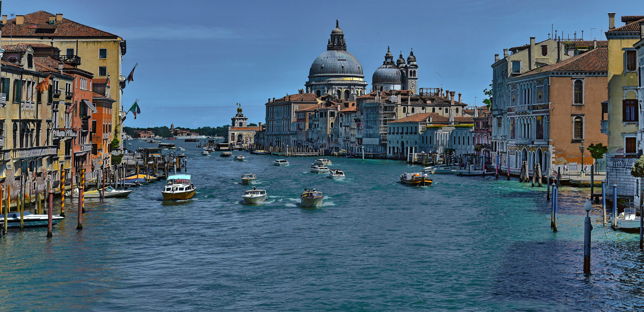 Reger Betrieb auf dem Canal Grande