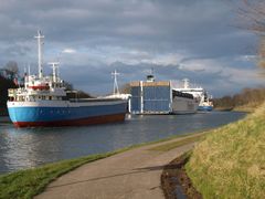 Reger Schiffsverkehr auf dem Nord-Ostsee-Kanal