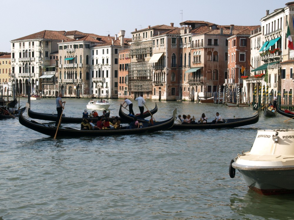 Reger Verkehr am "Canal Grande" in Venedig