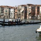 Reger Verkehr am "Canal Grande" in Venedig