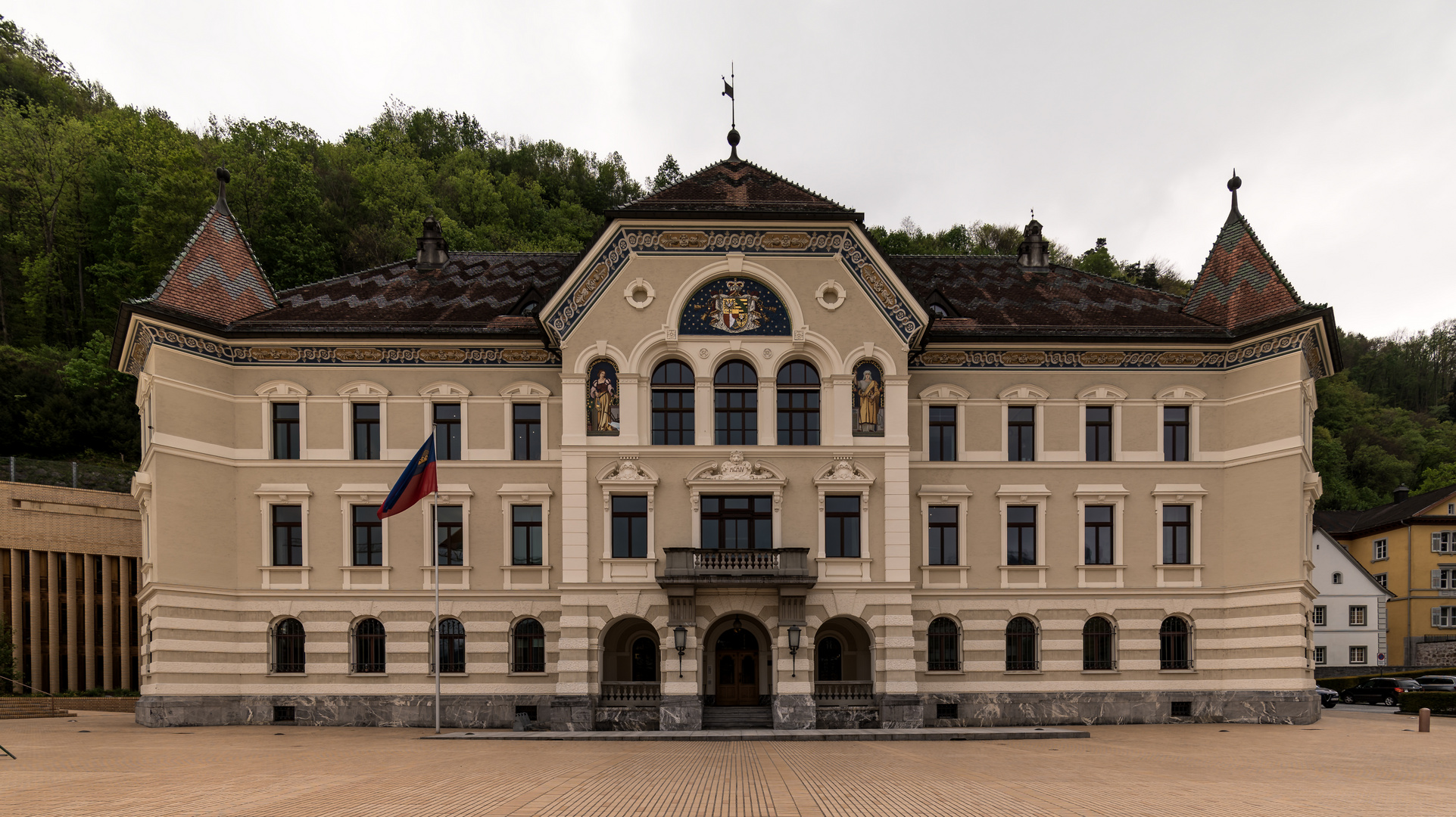 ***     regierungsgebäude in  ........       ***