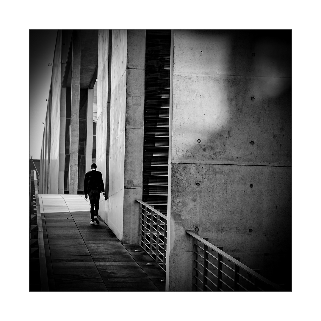 - REGIERUNGSVIERTEL -