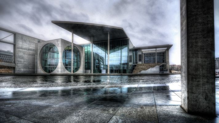 Regierungsviertel im Regen (2014)