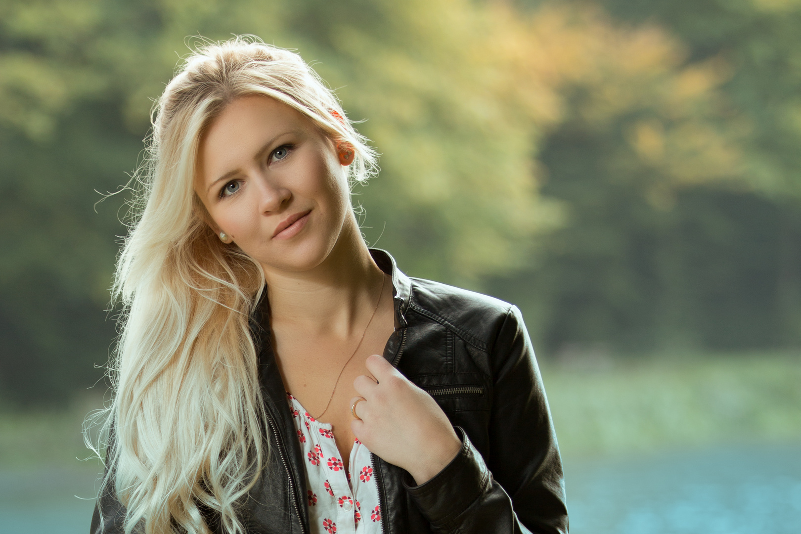 Regina Foto & Bild portrait, portrait frauen, outdoor Bilder auf