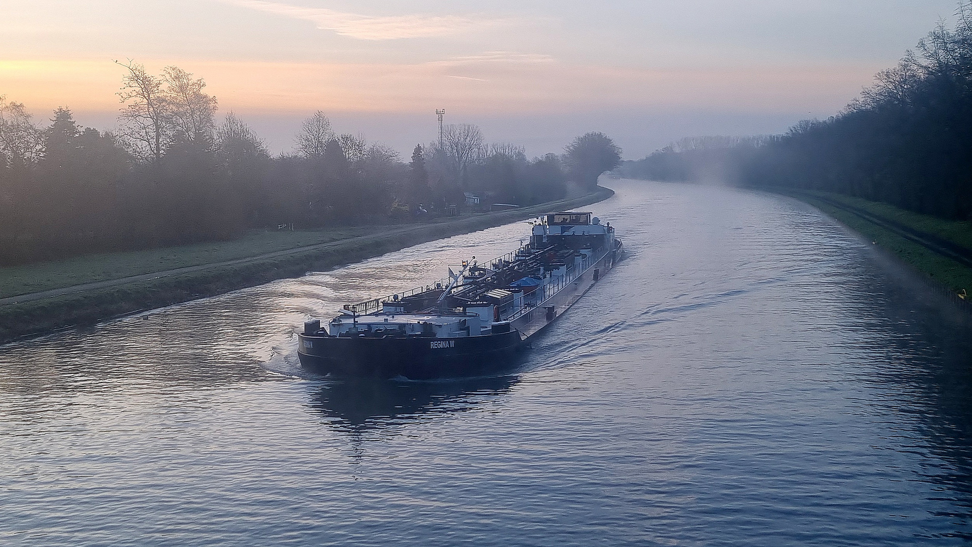 REGINA W Binnenschiff in Minden/Hahlen 