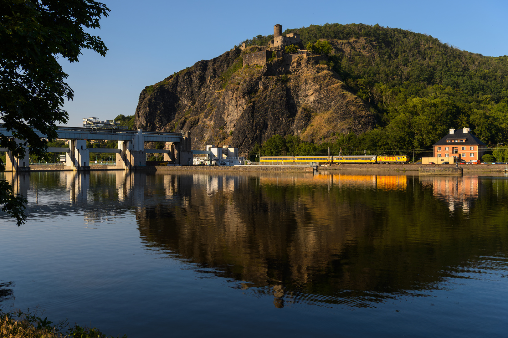 REGIOJET und Burg Schreckenstein