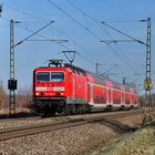 Regionalbahn im Sonnenschein