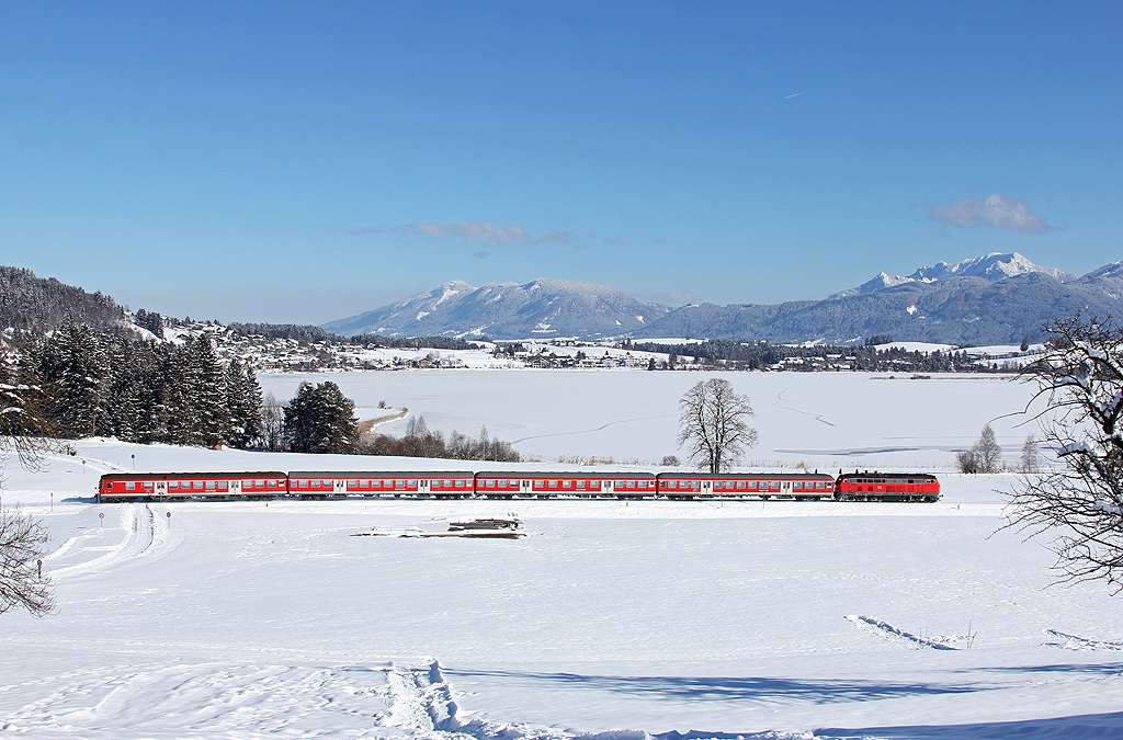 Regionalzug am Hopfensee