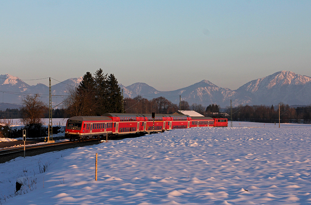 Regionalzug bei Uffing