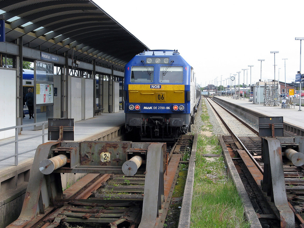 Regiozug im Bahnhof Sylt