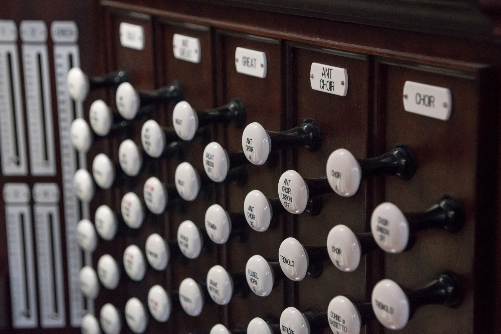 Register der Orgel in der Saalkirche von Ingelheim