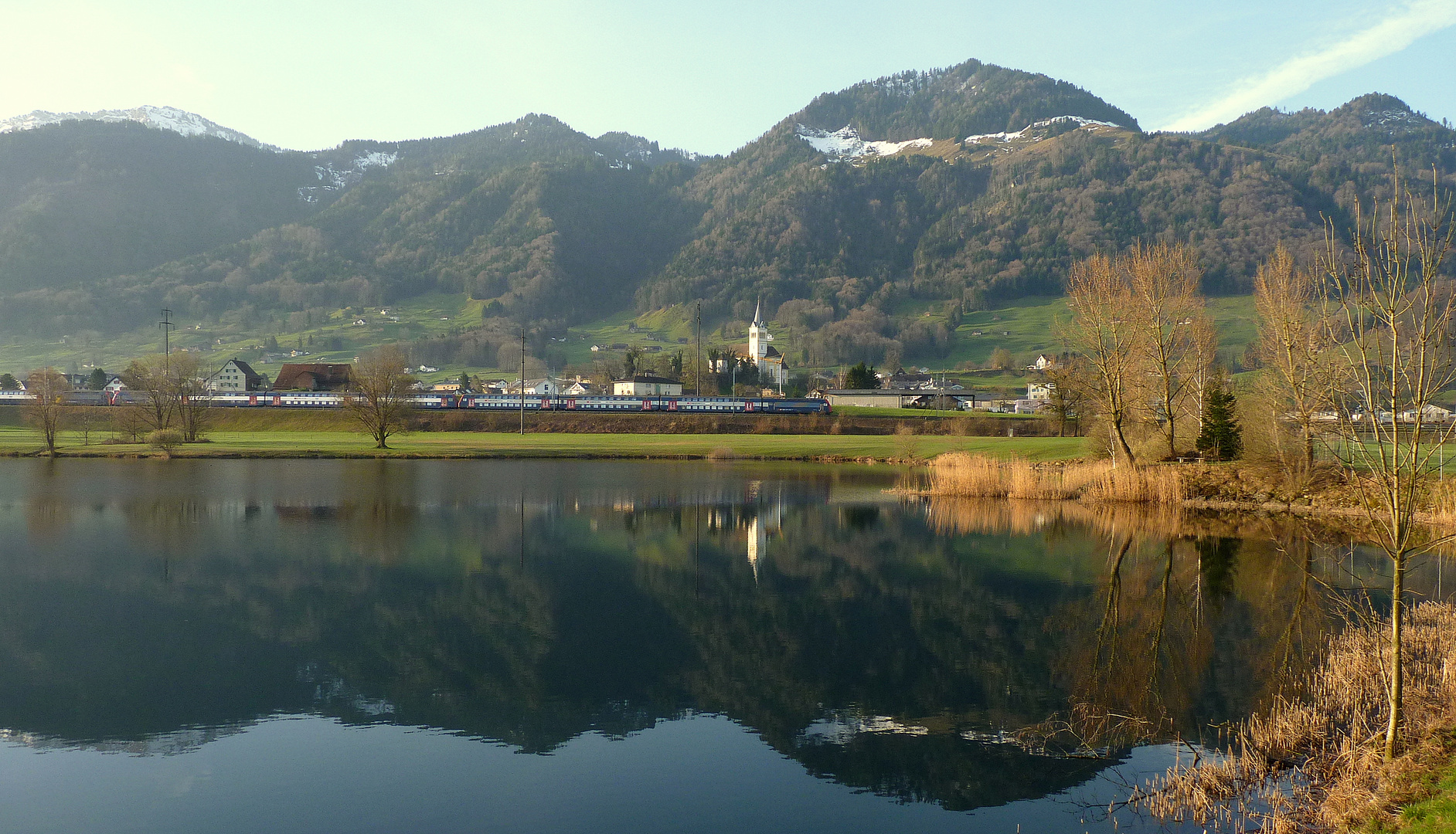 Reichenburg = Der Teich / L'etang / El estanque...02