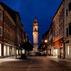 Reichenstraße mit Reichenturm bei Nacht