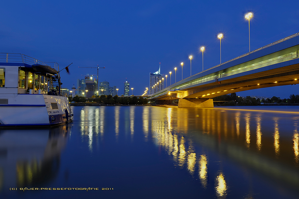 Reichsbrücke 1