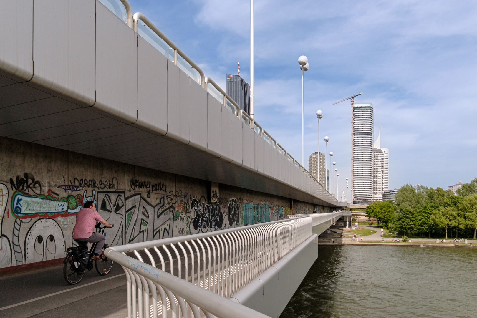 Reichsbrücke Wien