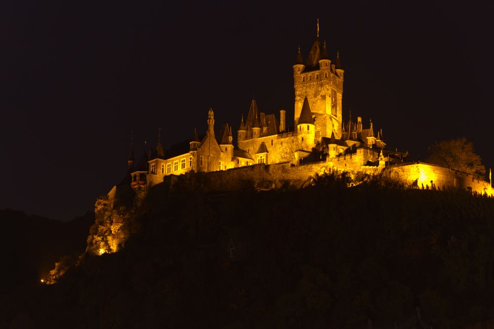 Reichsburg Cochem bei Nacht