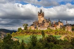 *Reichsburg Cochem im Herbstlicht*