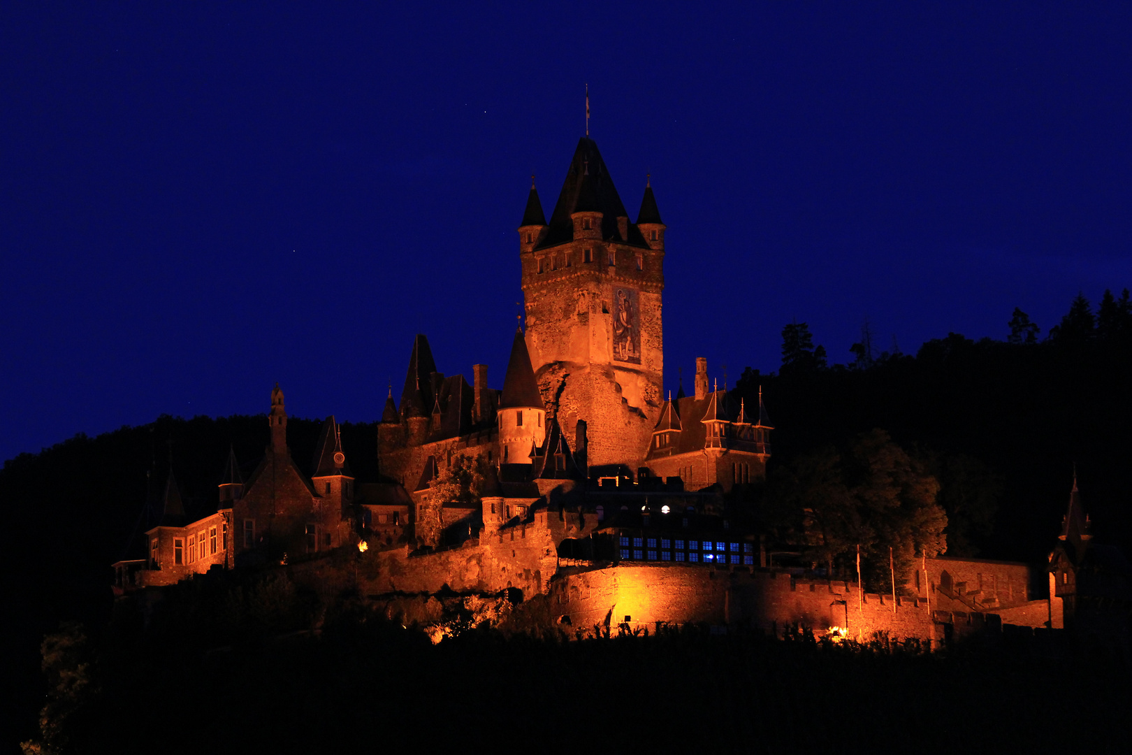 Reichsburg zu Cochem bei Nacht