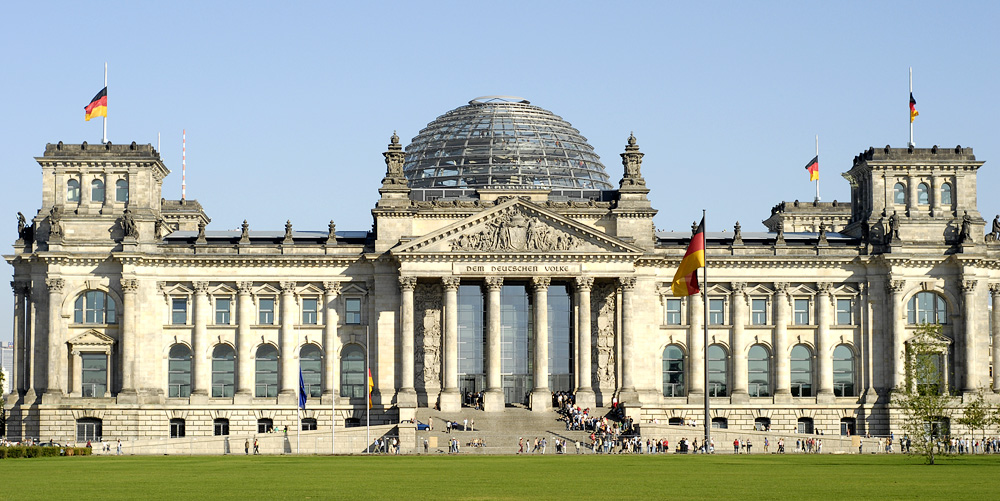 Reichstag auf Halbmast