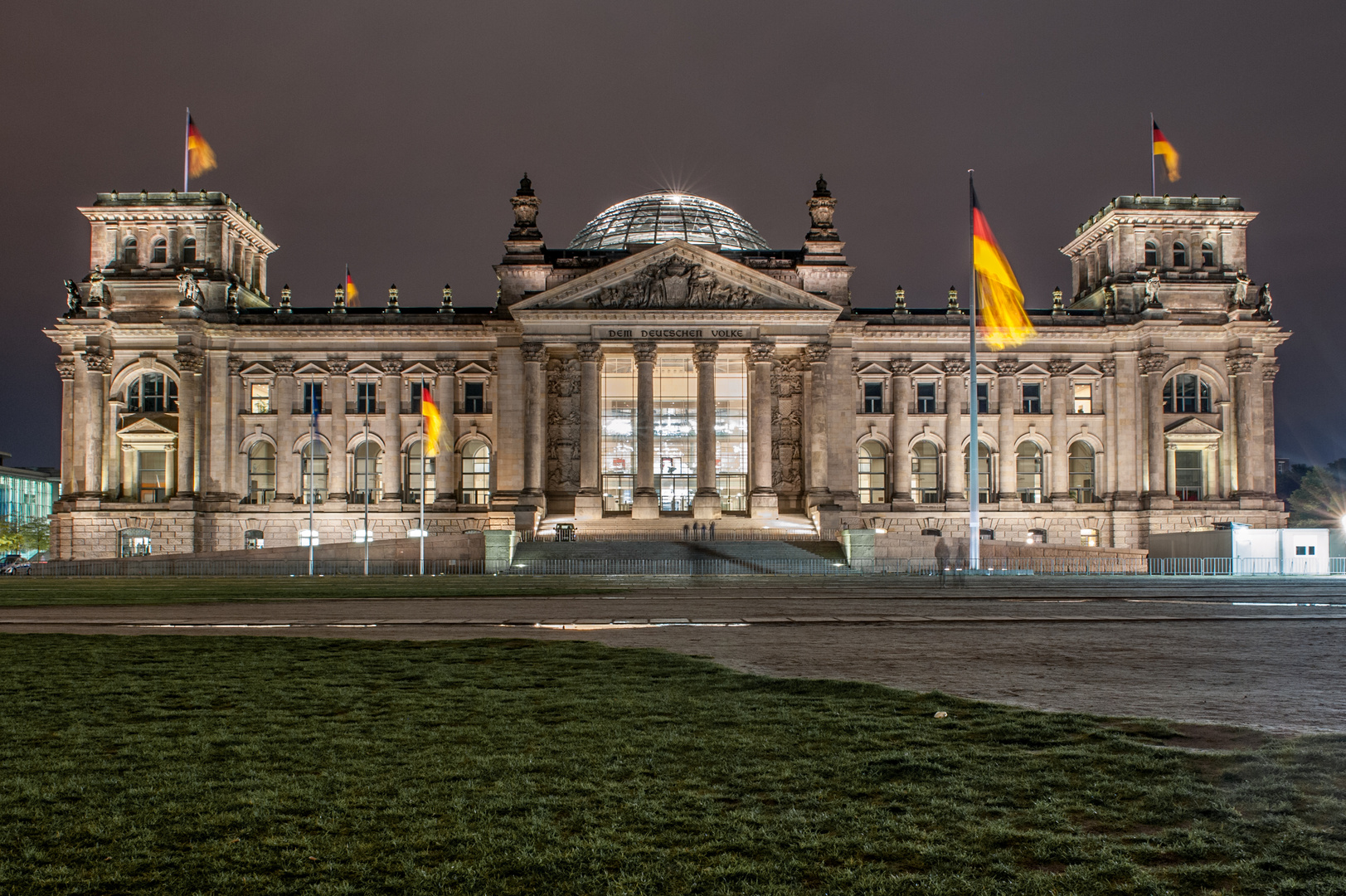 Reichstag bei Nacht
